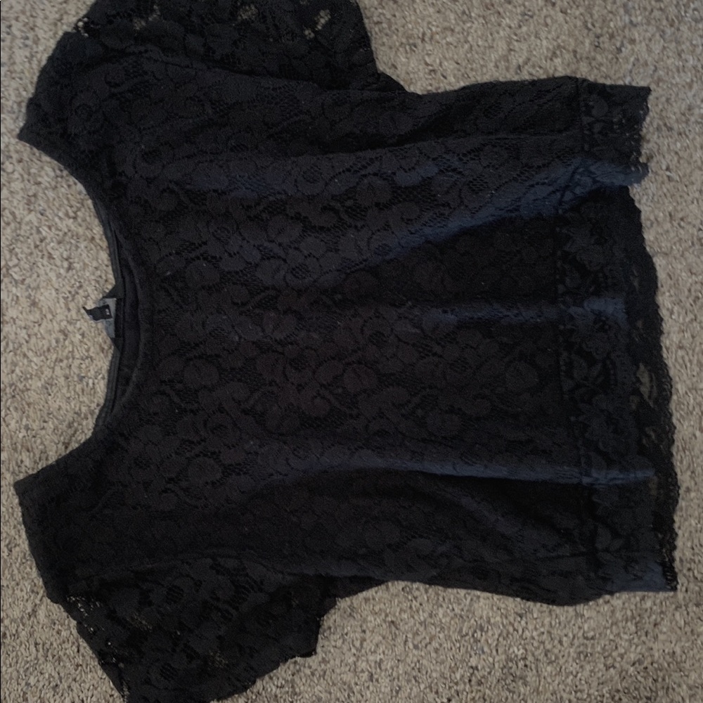 Has a hole on the bottom left from candy couture